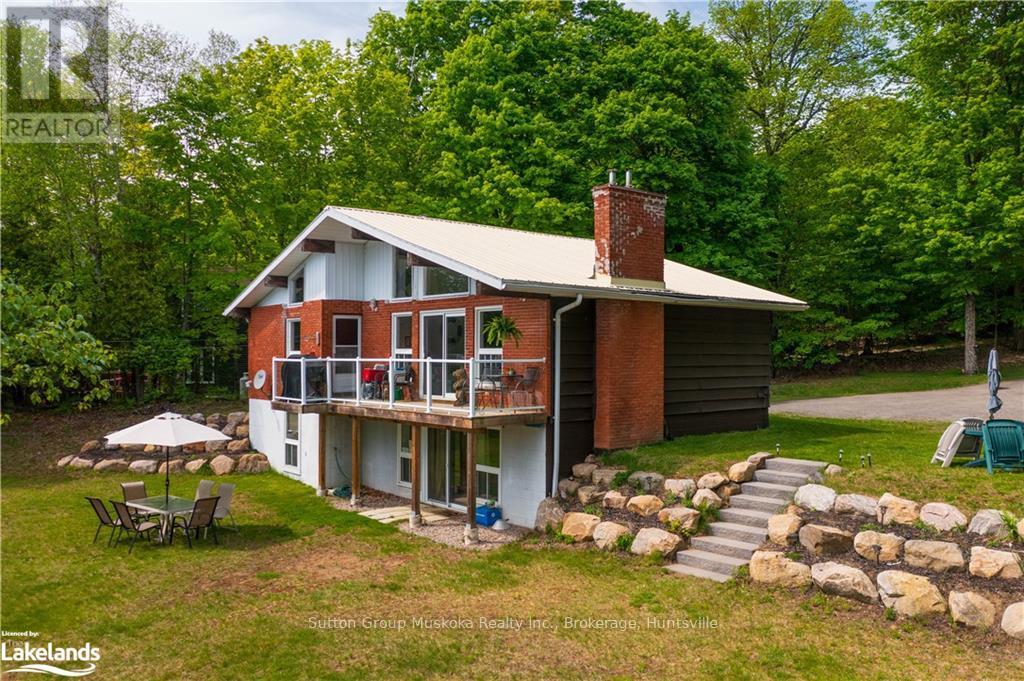 562 & 568 WASEOSA LAKE ROAD, Huntsville, Ontario