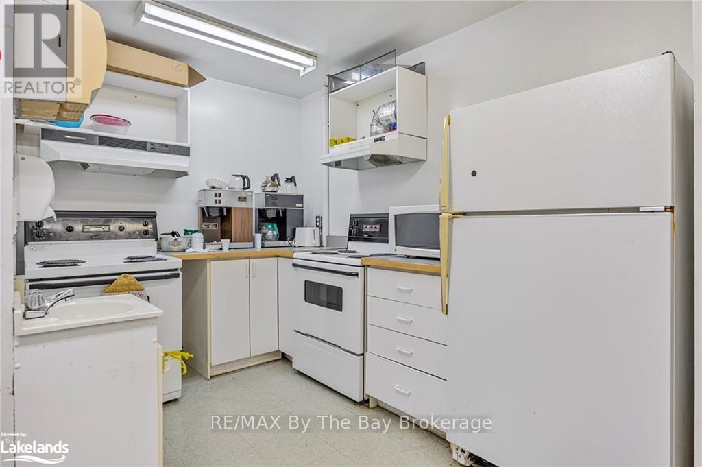 425 River Road W, Wasaga Beach, Ontario  L9Z 2X2 - Photo 34 - S10439783