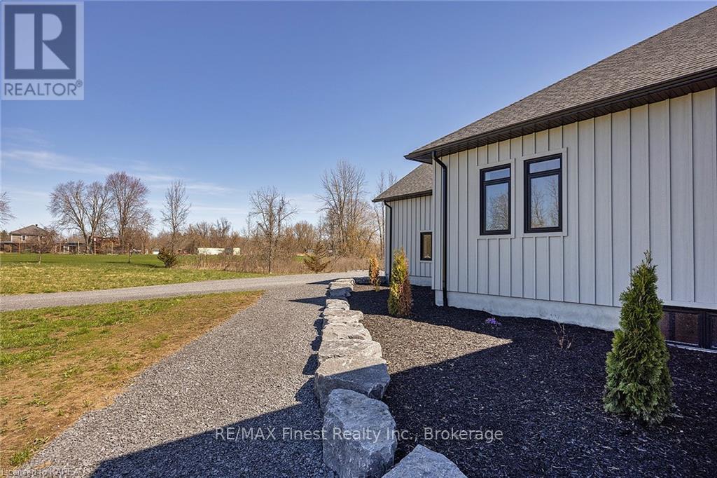 953 County Road 7, Loyalist (Lennox And Addington - South), Ontario  K7R 3K6 - Photo 3 - X9410388