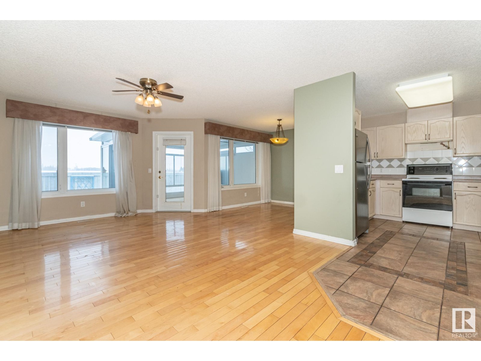 Property at #1 160 KINGSWOOD BV image 5