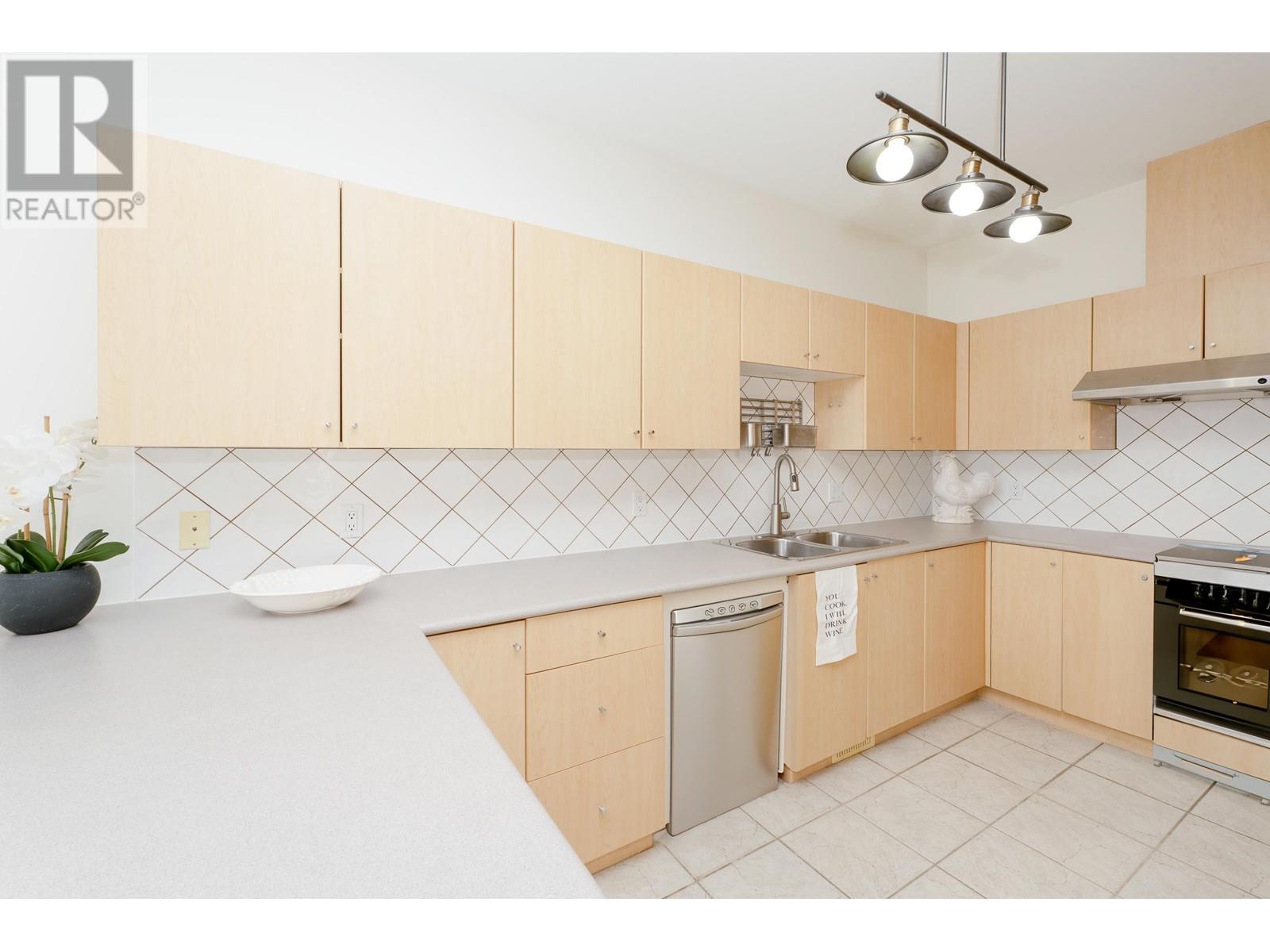 18 1486 Johnson Street, Coquitlam, British Columbia V3E 3J9 - Photo 10 - R2949211