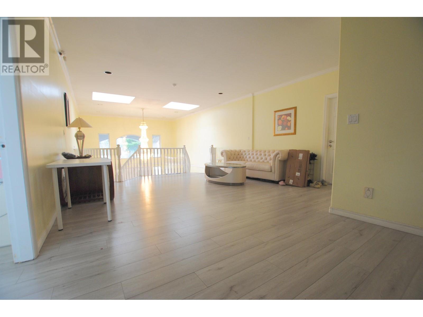 Listing Picture 4 of 20 : 11260 WESTMINSTER HIGHWAY, Richmond / 烈治文 - 魯藝地產 Yvonne Lu Group - MLS Medallion Club Member