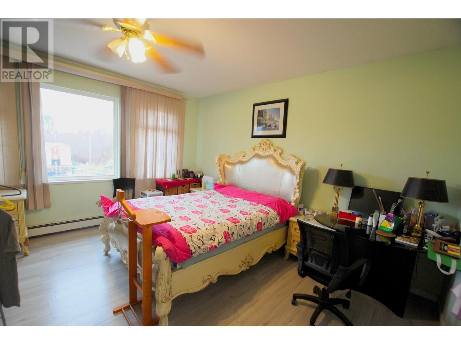 Listing Picture 9 of 20 : 11260 WESTMINSTER HIGHWAY, Richmond / 烈治文 - 魯藝地產 Yvonne Lu Group - MLS Medallion Club Member