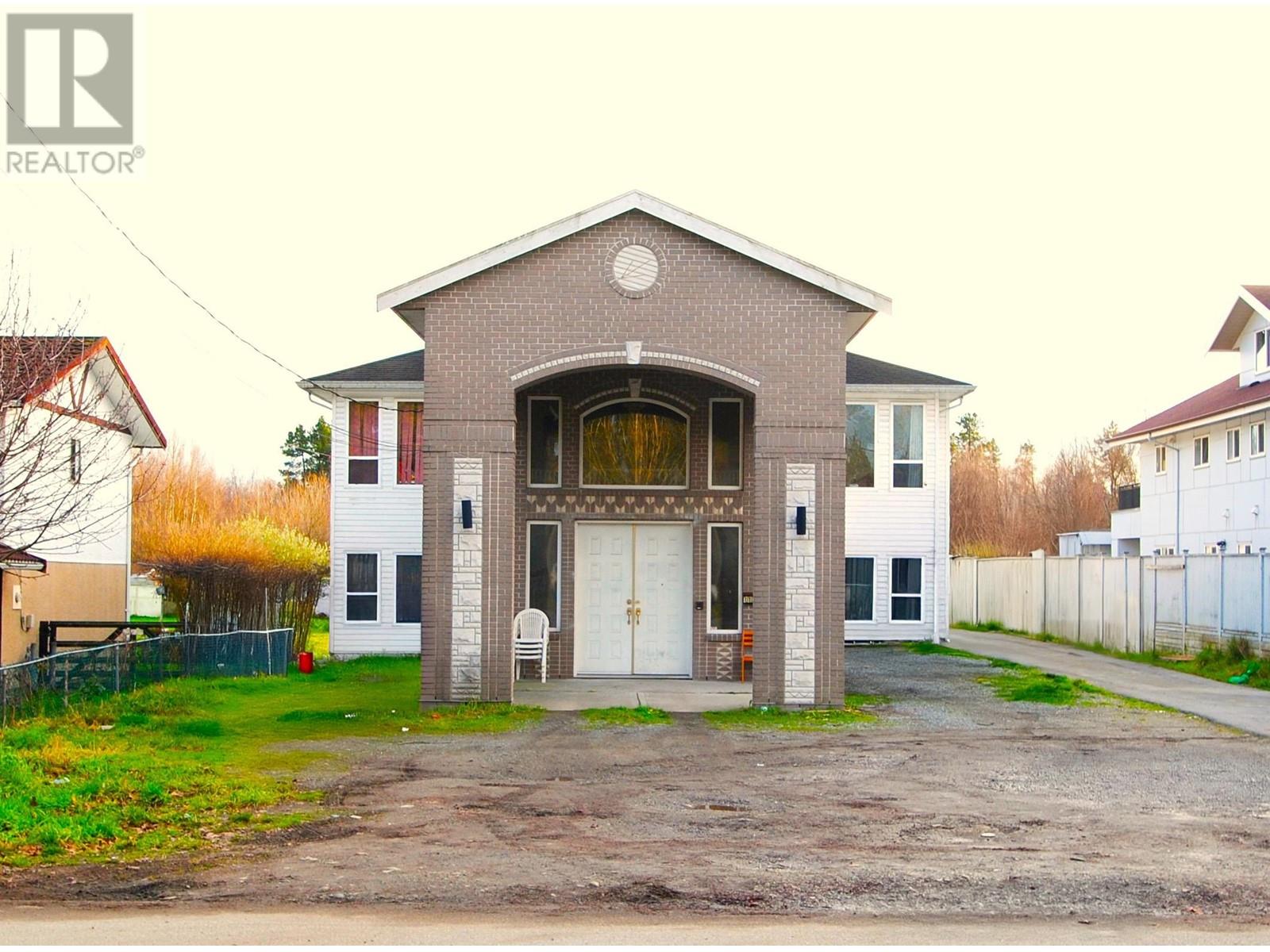 Listing Picture 2 of 20 : 11260 WESTMINSTER HIGHWAY, Richmond / 烈治文 - 魯藝地產 Yvonne Lu Group - MLS Medallion Club Member