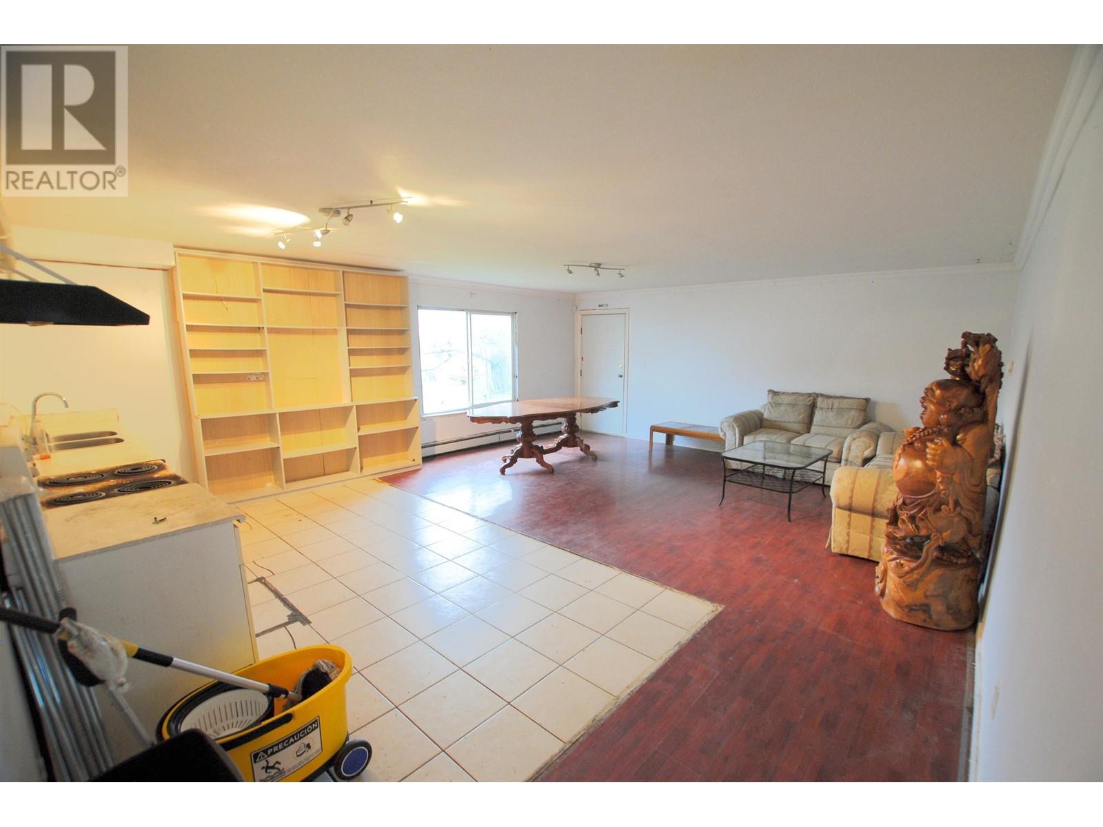Listing Picture 13 of 20 : 11260 WESTMINSTER HIGHWAY, Richmond / 烈治文 - 魯藝地產 Yvonne Lu Group - MLS Medallion Club Member