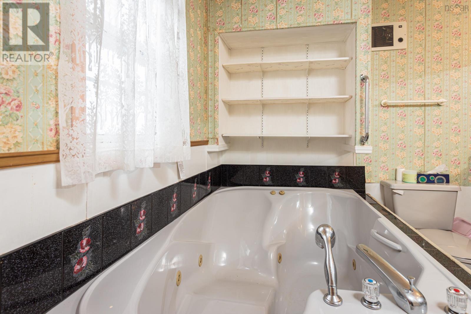 29 Bridgeview Drive, Murray Siding, Nova Scotia  B2N 6P2 - Photo 15 - 202428104