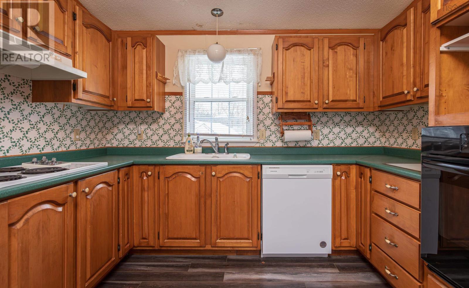 29 Bridgeview Drive, Murray Siding, Nova Scotia  B2N 6P2 - Photo 4 - 202428104