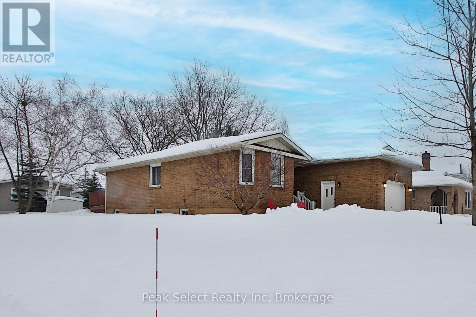 68 Devon Drive, South Huron, Ontario  N0M 1S3 - Photo 3 - X11888740