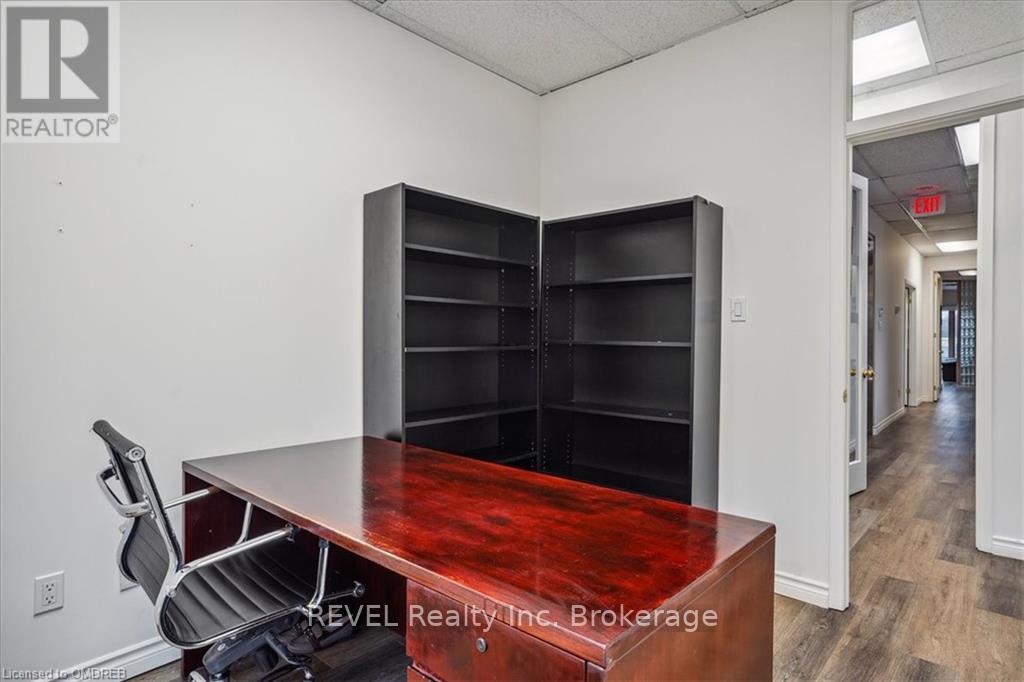 300 - 406 North Service #1-4 Road E, Oakville, Ontario  L6H 5R2 - Photo 29 - W10403348