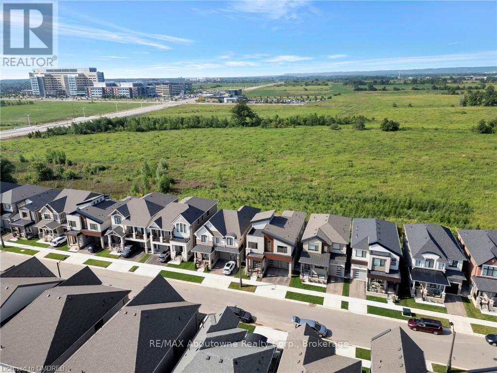 3307 Harasym Trail, Oakville, Ontario  L6M 5N6 - Photo 2 - W10403494