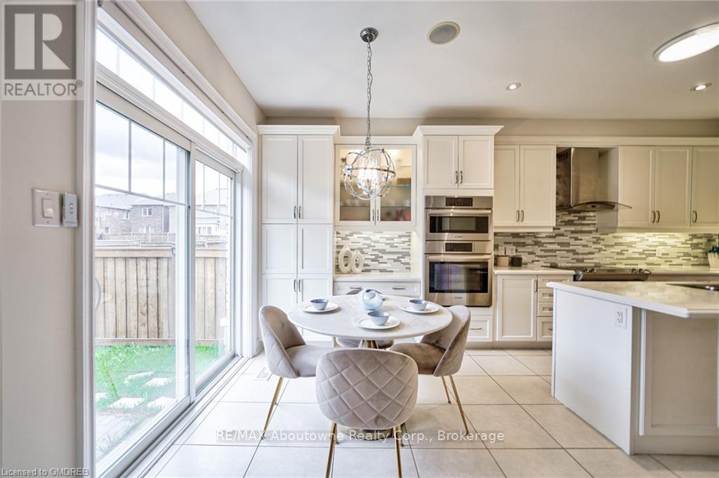 211 Sixteen Mile Drive, Oakville, Ontario  L6M 0T8 - Photo 10 - W10404250