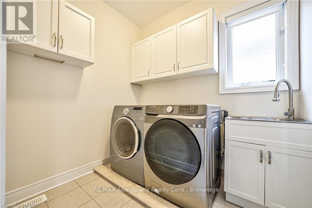 211 Sixteen Mile Drive, Oakville, Ontario  L6M 0T8 - Photo 23 - W10404250