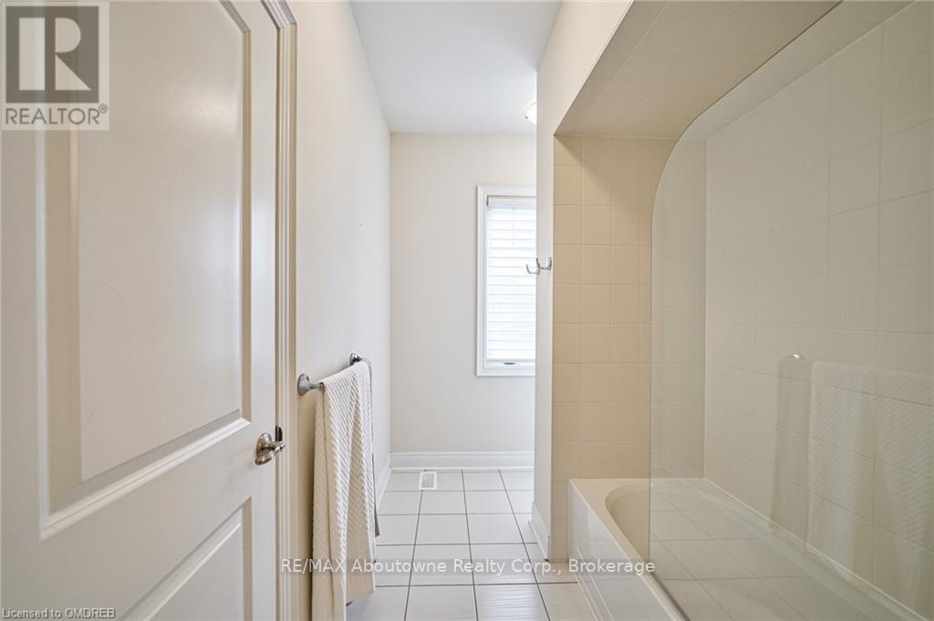 211 Sixteen Mile Drive, Oakville, Ontario  L6M 0T8 - Photo 37 - W10404250