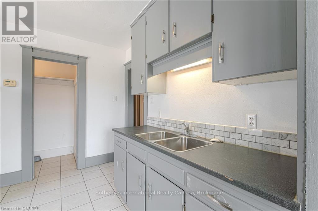 189 Park Street, Waterloo, Ontario  N2L 1Y7 - Photo 21 - X10404486