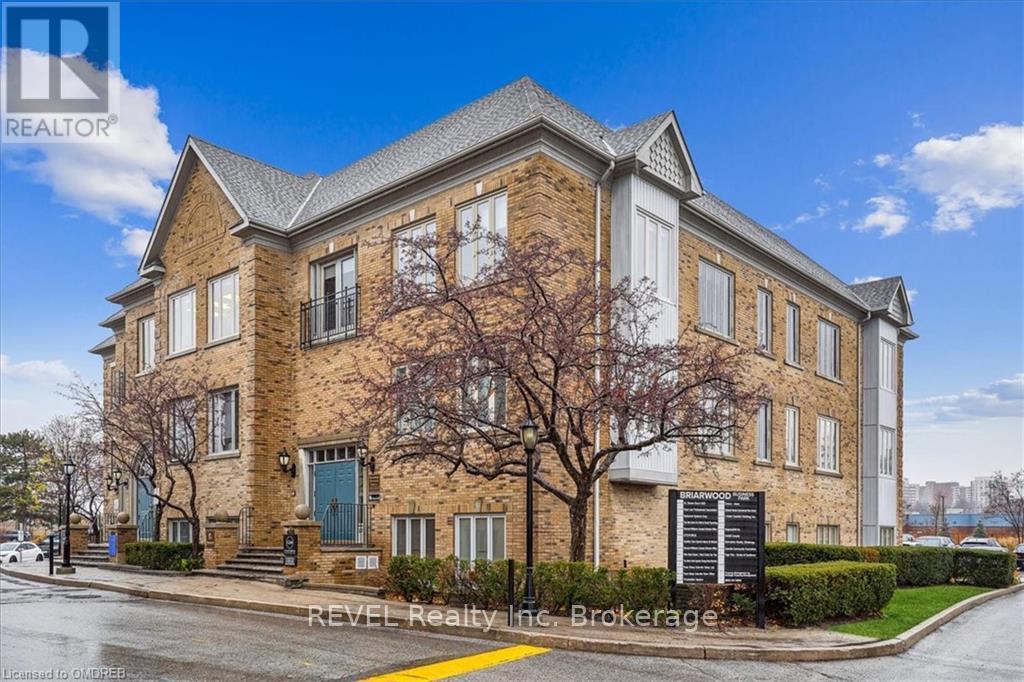 300 - 406 North Service #5-7 Road E, Oakville, Ontario  L6H 5R2 - Photo 1 - W10403349