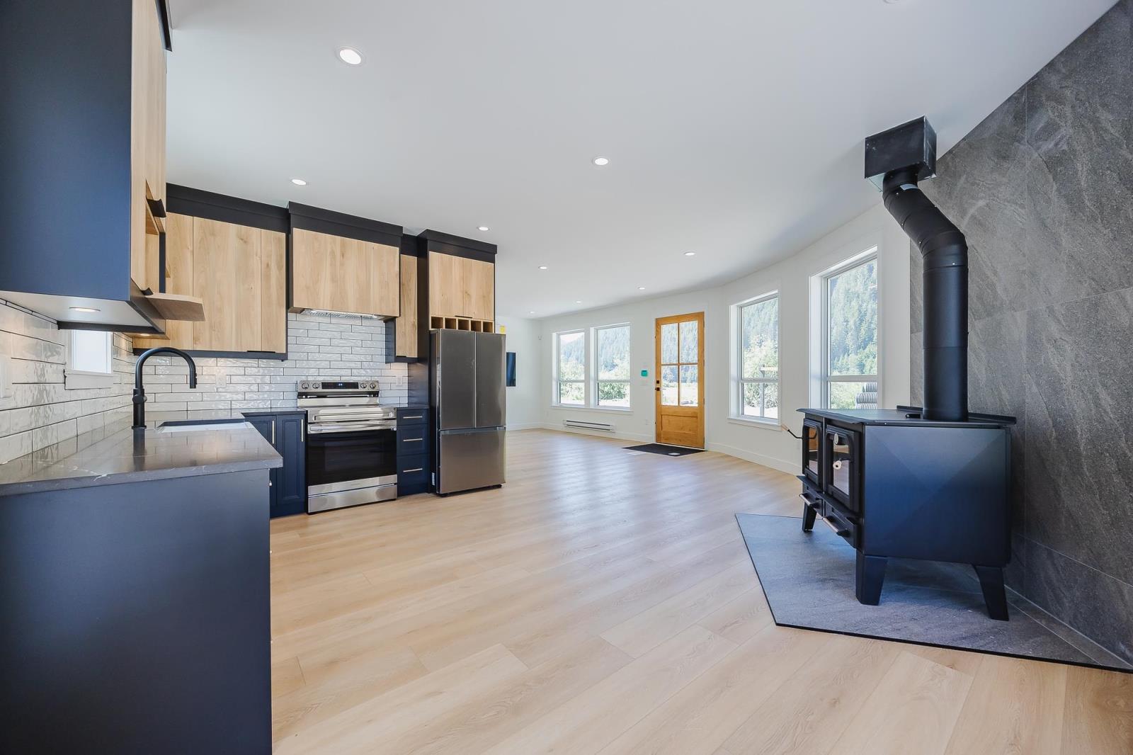 Hg188 71346 Grove Place, Sunshine Valley, Sunshine Valley, British Columbia  V0X 1L5 - Photo 7 - R2904168