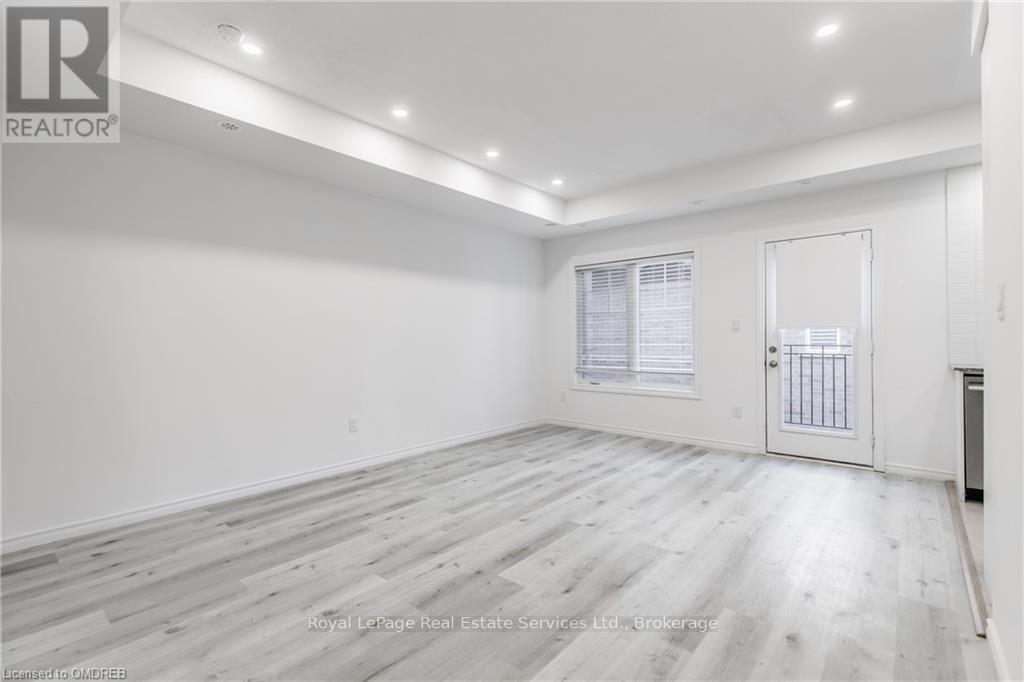 42-02 - 2420 Baronwood Drive, Oakville, Ontario  L6M 0J7 - Photo 13 - W10404065