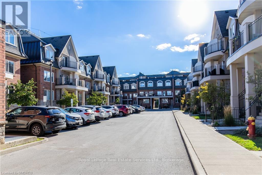 42-02 - 2420 Baronwood Drive, Oakville, Ontario  L6M 0J7 - Photo 2 - W10404065