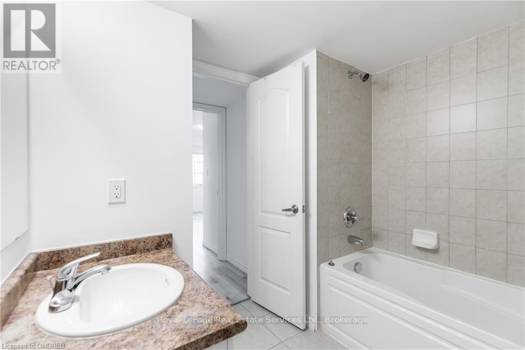 42-02 - 2420 Baronwood Drive, Oakville, Ontario  L6M 0J7 - Photo 38 - W10404065