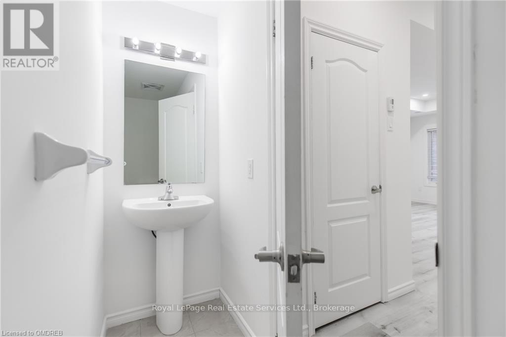 42-02 - 2420 Baronwood Drive, Oakville, Ontario  L6M 0J7 - Photo 9 - W10404065