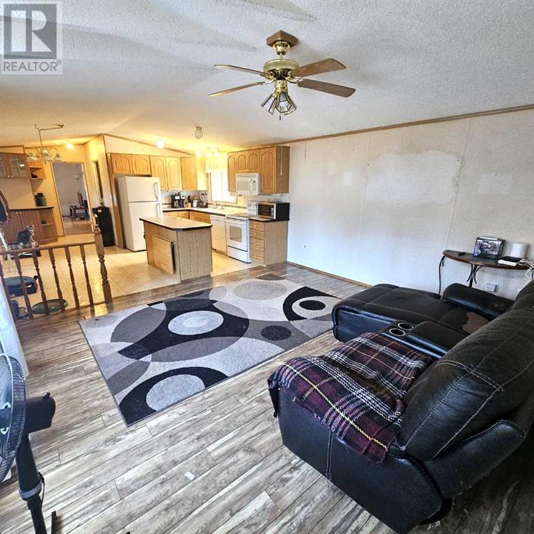 4001 6a Avenue, Edson, Alberta  T7E 1X9 - Photo 2 - A2183112