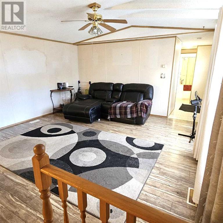 4001 6a Avenue, Edson, Alberta  T7E 1X9 - Photo 3 - A2183112