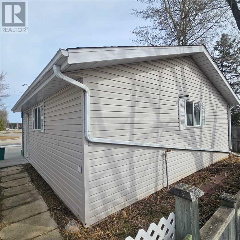 4001 6a Avenue, Edson, Alberta  T7E 1X9 - Photo 37 - A2183112