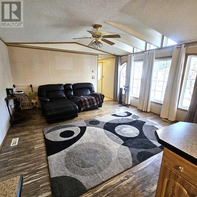 4001 6a Avenue, Edson, Alberta  T7E 1X9 - Photo 4 - A2183112