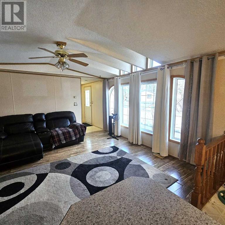 4001 6a Avenue, Edson, Alberta  T7E 1X9 - Photo 5 - A2183112