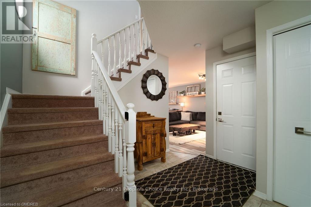 7657 Trackview Street, Niagara Falls, Ontario  L2H 2Z6 - Photo 5 - X10403620