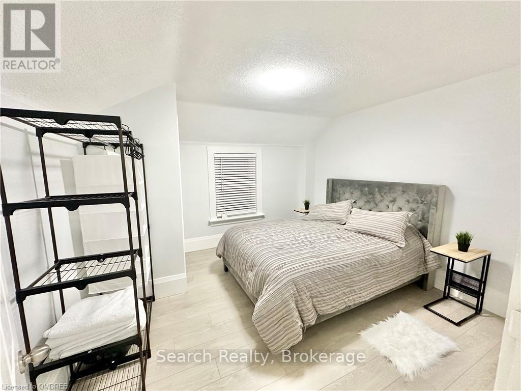 14 Kennedy Avenue, Kitchener, Ontario  N2G 2Z8 - Photo 13 - X10404346