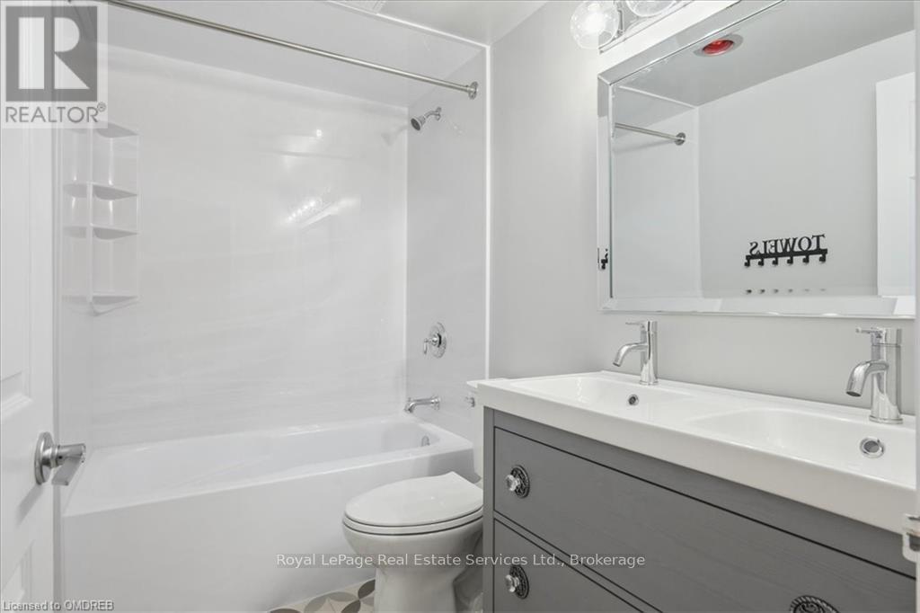 102 - 162 Reynolds Street, Oakville, Ontario  L6J 3K9 - Photo 33 - W10403687