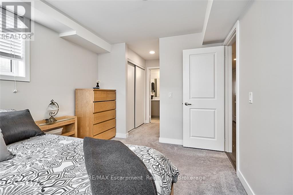 101 - 3058 Sixth Line, Oakville, Ontario  L6M 1P8 - Photo 13 - W10403586