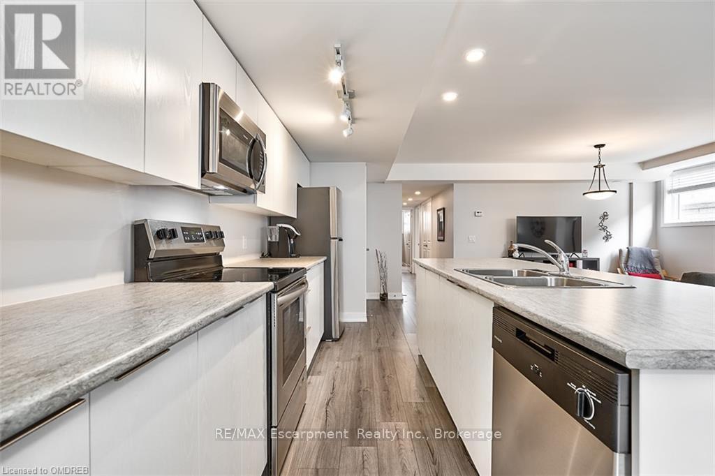 101 - 3058 Sixth Line, Oakville, Ontario  L6M 1P8 - Photo 5 - W10403586