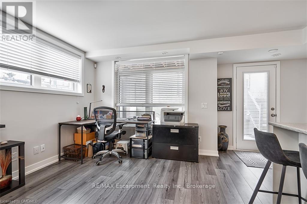 101 - 3058 Sixth Line, Oakville, Ontario  L6M 1P8 - Photo 8 - W10403586