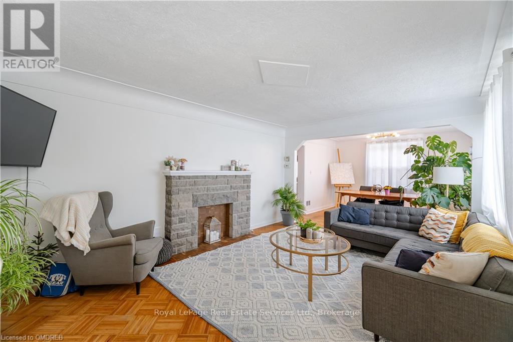 2149 Caroline Street, Burlington, Ontario  L7R 1L7 - Photo 7 - W10403897