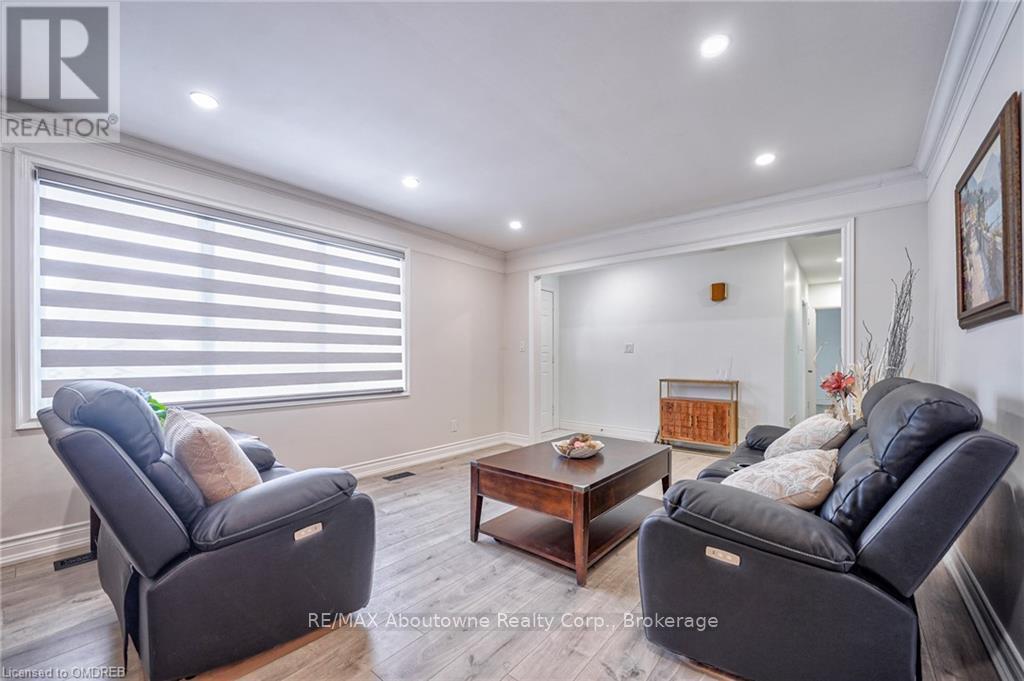 428 Henderson Road, Burlington, Ontario  L7L 2P8 - Photo 10 - W10403942