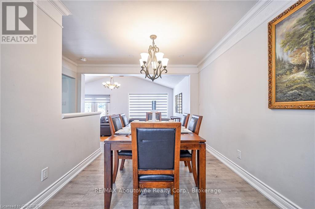 428 Henderson Road, Burlington, Ontario  L7L 2P8 - Photo 12 - W10403942