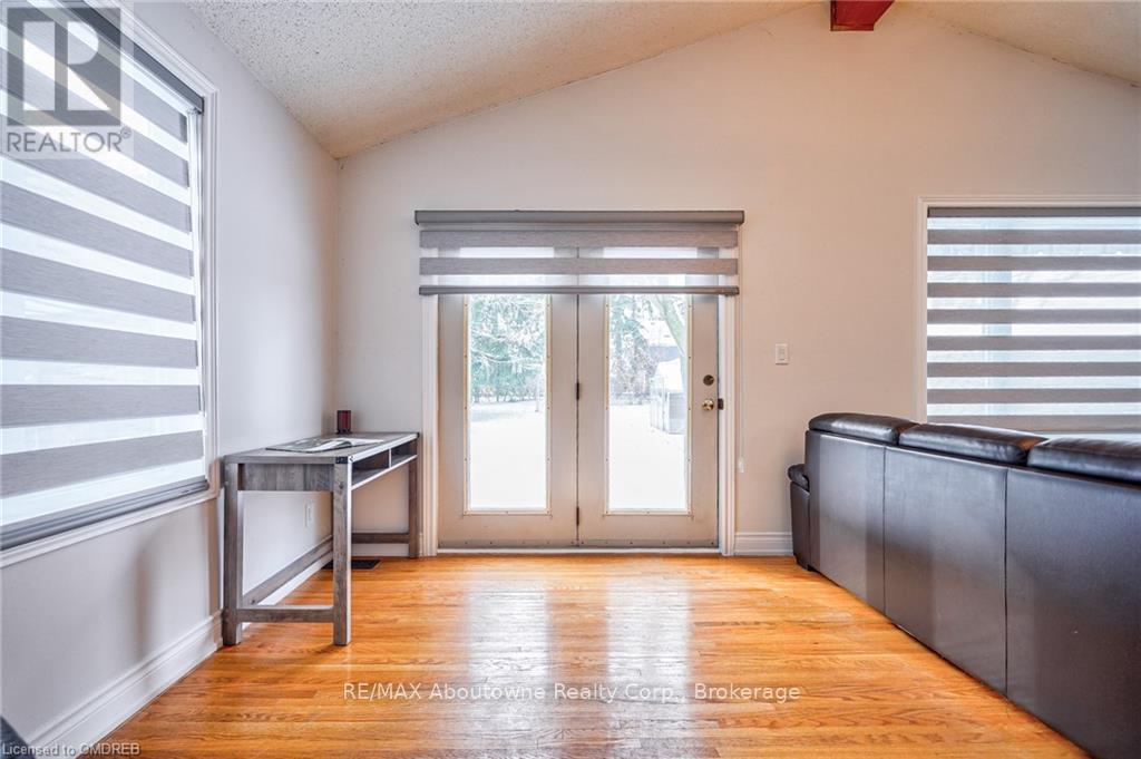 428 Henderson Road, Burlington, Ontario  L7L 2P8 - Photo 17 - W10403942