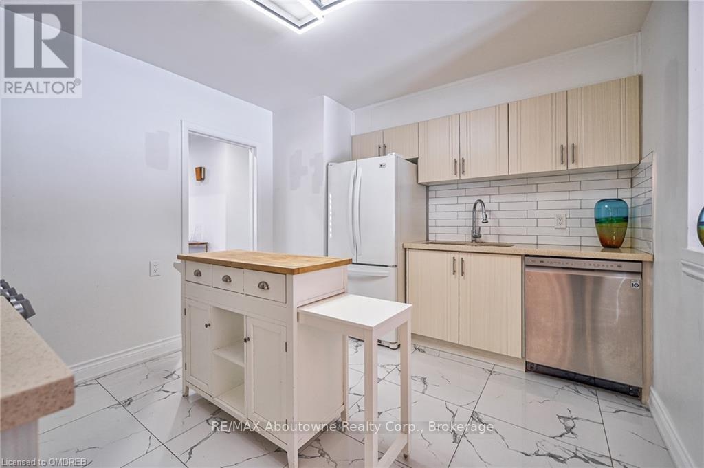428 Henderson Road, Burlington, Ontario  L7L 2P8 - Photo 19 - W10403942