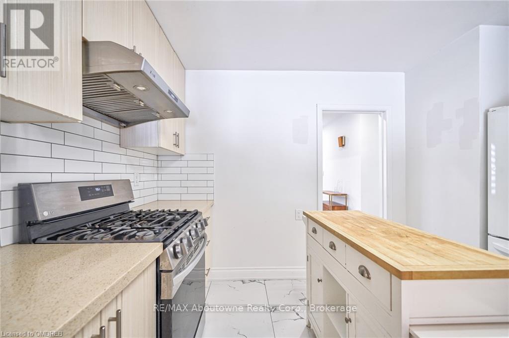 428 Henderson Road, Burlington, Ontario  L7L 2P8 - Photo 22 - W10403942