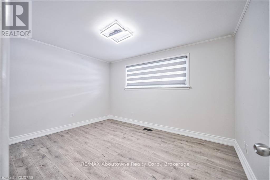 428 Henderson Road, Burlington, Ontario  L7L 2P8 - Photo 26 - W10403942