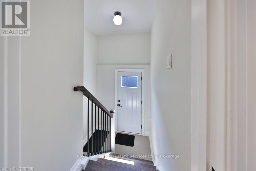 972 South Service Road, Mississauga, Ontario  L5E 1V1 - Photo 18 - W10404193