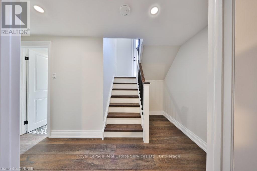 972 South Service Road, Mississauga, Ontario  L5E 1V1 - Photo 19 - W10404193