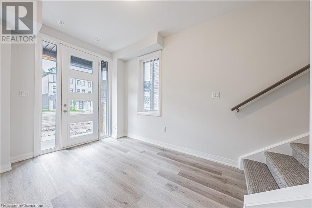 155 Equestrian Way Unit# 34, Cambridge, Ontario  N3E 0E8 - Photo 16 - 40683603