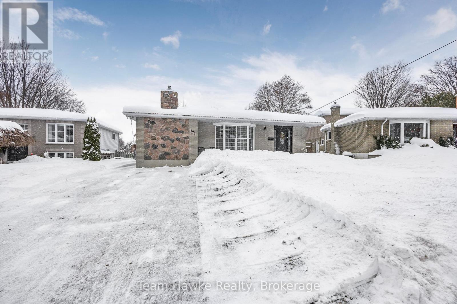 175 Woodland Drive, Midland, Ontario  L4R 4C9 - Photo 2 - S11884426