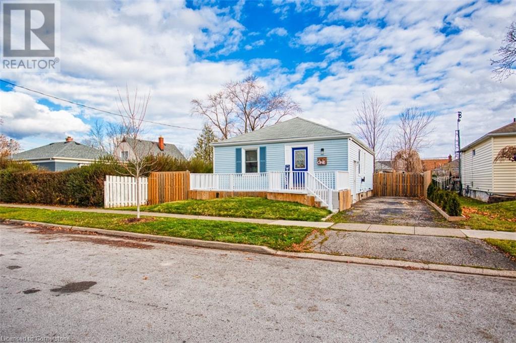 1 Blain Place, St. Catharines, Ontario  L2P 2R6 - Photo 3 - 40684234