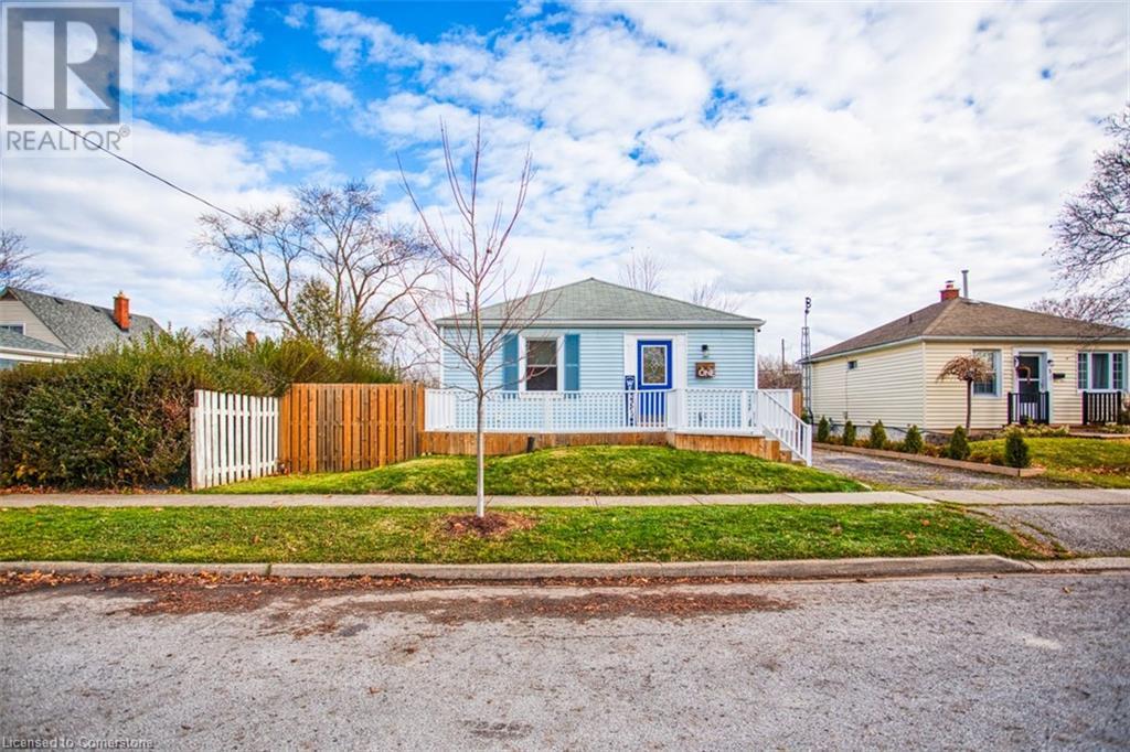 1 Blain Place, St. Catharines, Ontario  L2P 2R6 - Photo 2 - 40684234