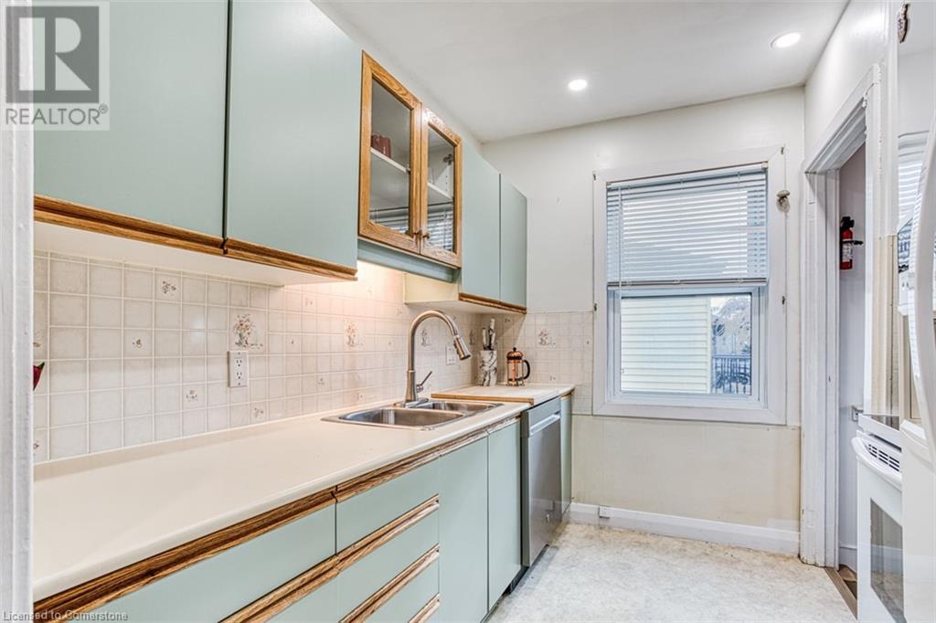 1 Blain Place, St. Catharines, Ontario  L2P 2R6 - Photo 11 - 40684234