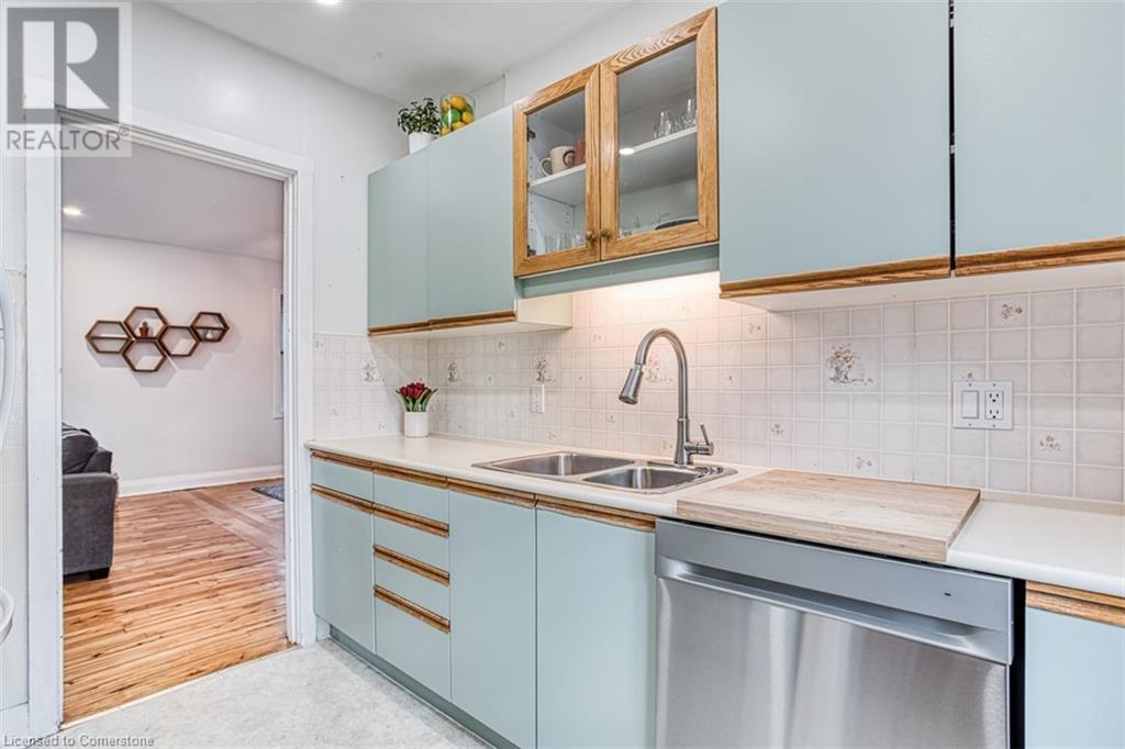 1 Blain Place, St. Catharines, Ontario  L2P 2R6 - Photo 13 - 40684234